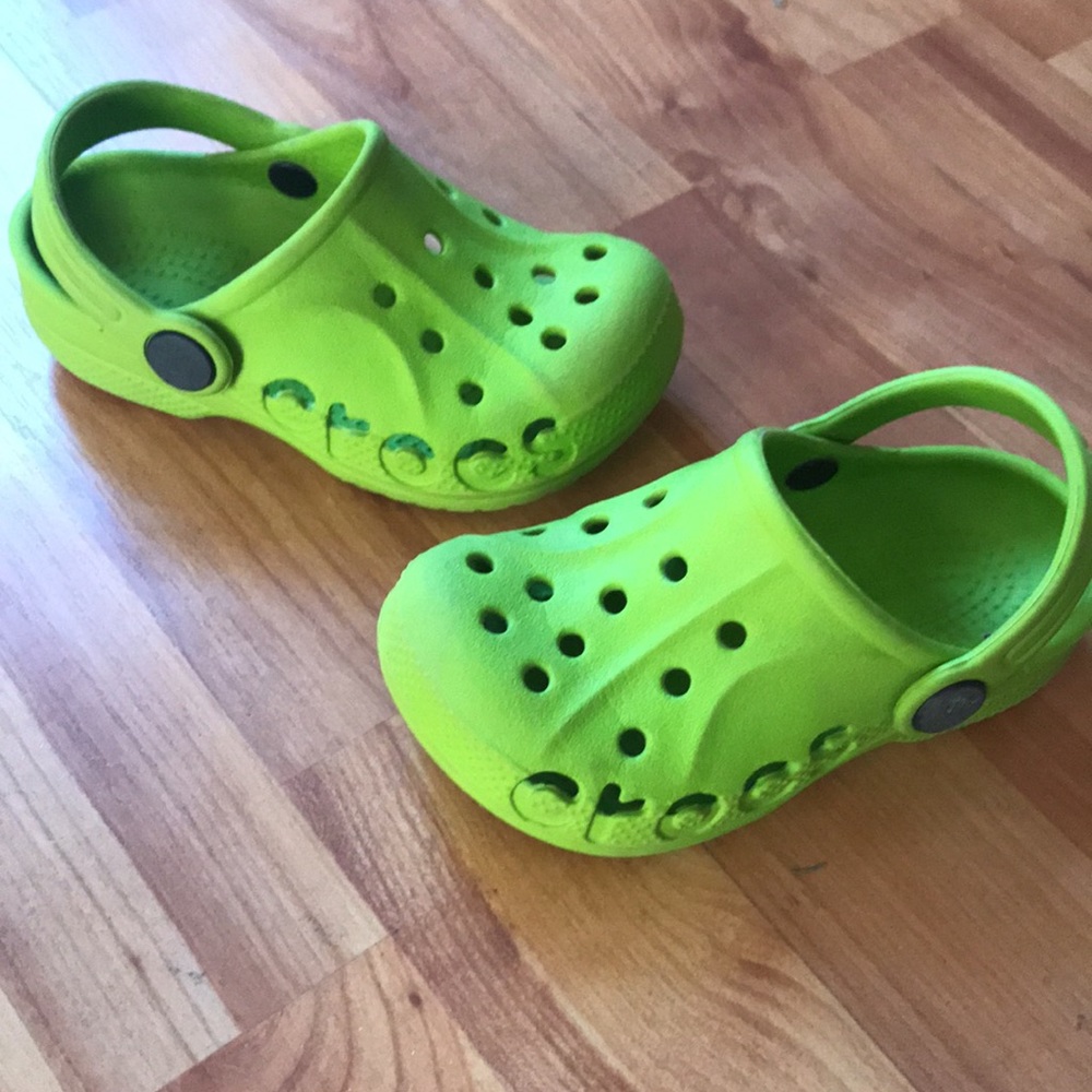 Green unisex Crocs